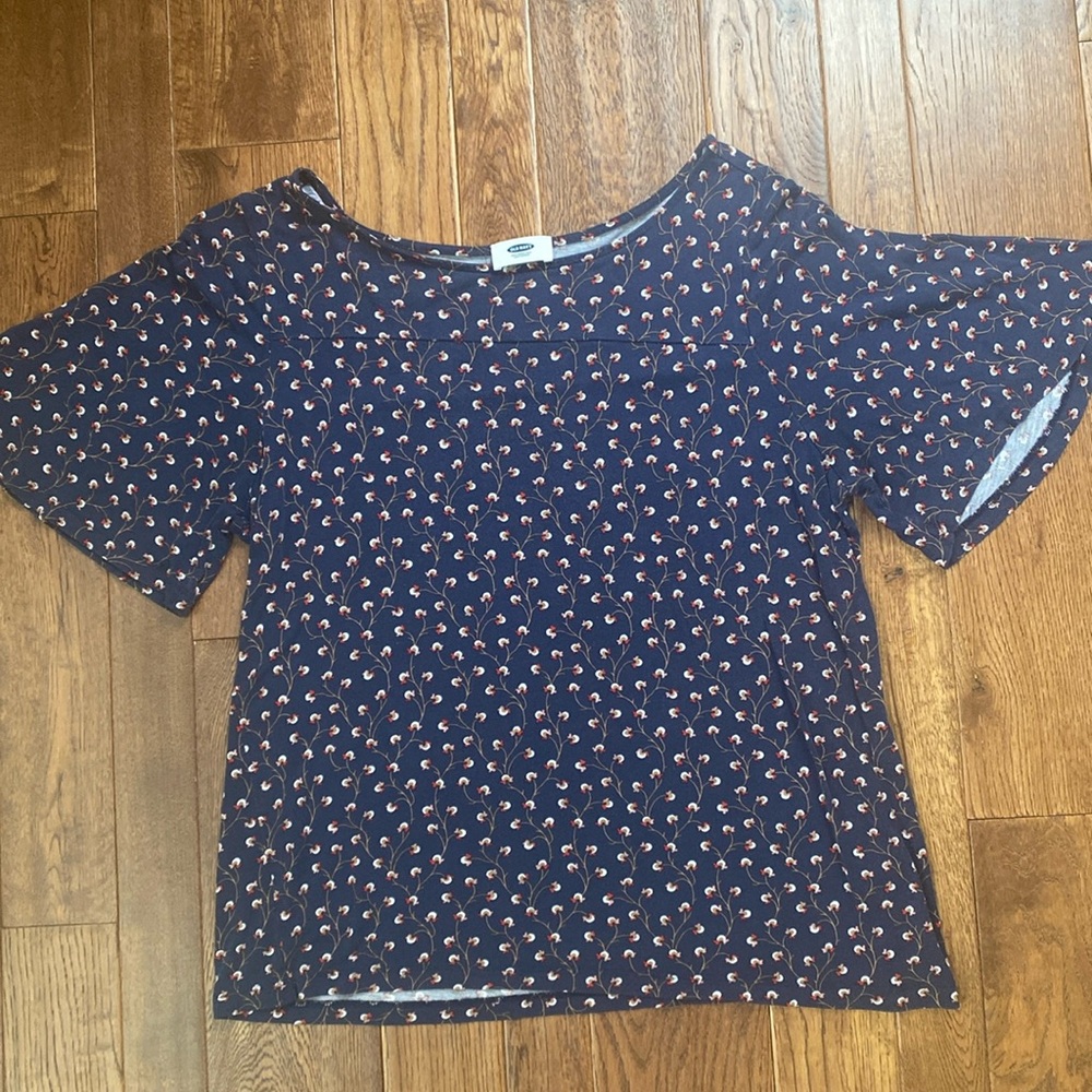Old Navy Short Bell Sleeve top (floral) size Small